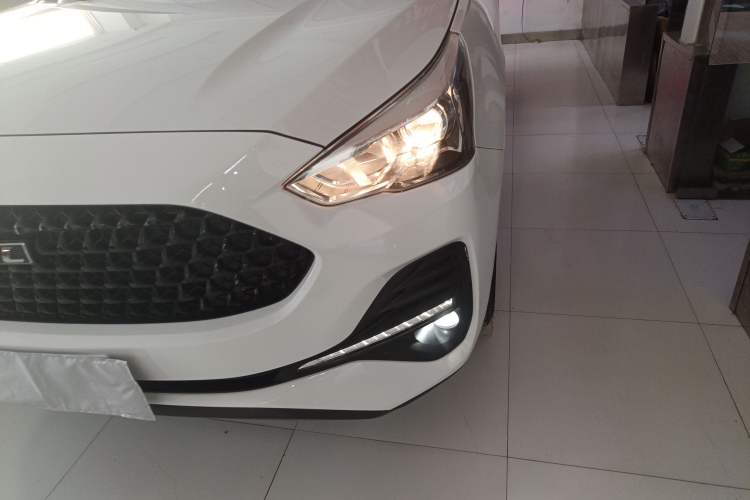 Used Haval M6 2019 1.5T DCT Two-Wheel Drive Elite Version China VI Standard
