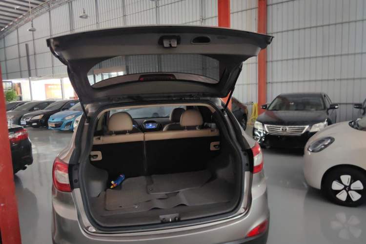 Used Hyundai ix35 2013 2.0L Automatic Two-Wheel Drive Smart GLS China IV Standard
