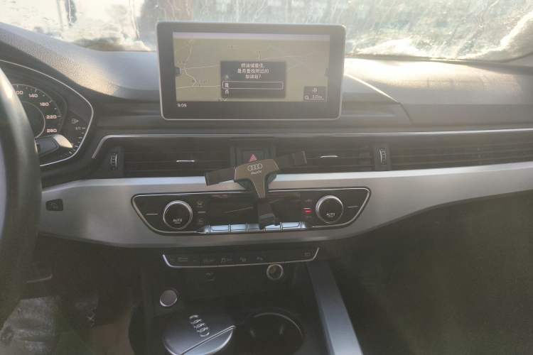 Used Audi A4L 2018 30th Anniversary Edition 40 TFSI Sport Edition
