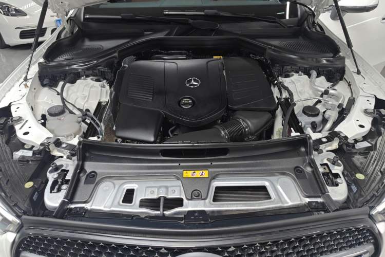 Used Mercedes-Benz GLC 2024 Refreshed GLC 300 L 4MATIC Dynamic Version 5 Seats
