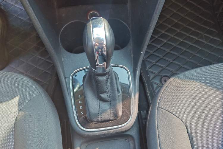 Used Volkswagen Polo 2016 1.6L Automatic Comfort Model