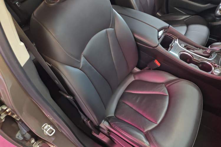 Used Buick Envision 2018 20T Two-Wheel-Drive Elite Model
