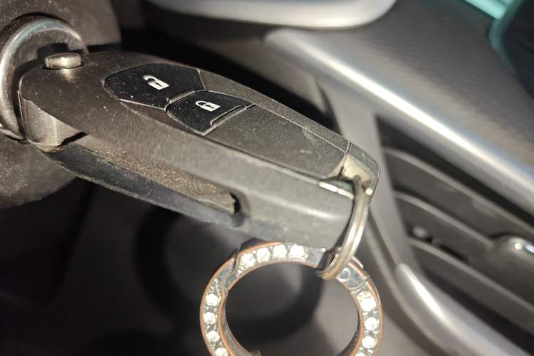 Used Chevrolet Trax 2019 Redline 335T CVT Trendy Version China VI Standard
