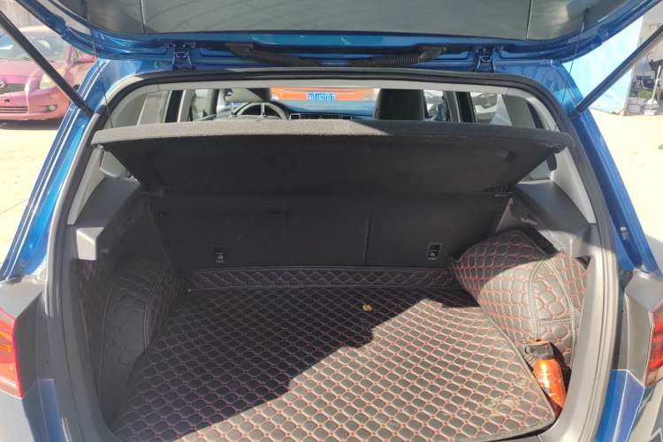 Used Volkswagen Golf Sportsvan 2016 230TSI Automatic Luxury Version
