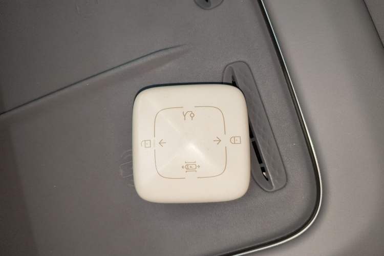 Used Zeekr 7X 2025 100 kWh Long-Range Rear-Wheel Drive with Intelligent Driving Features
