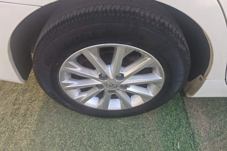 Used Toyota Camry 2015 Dual-Engine 2.5 HG Luxury Navigation Edition
