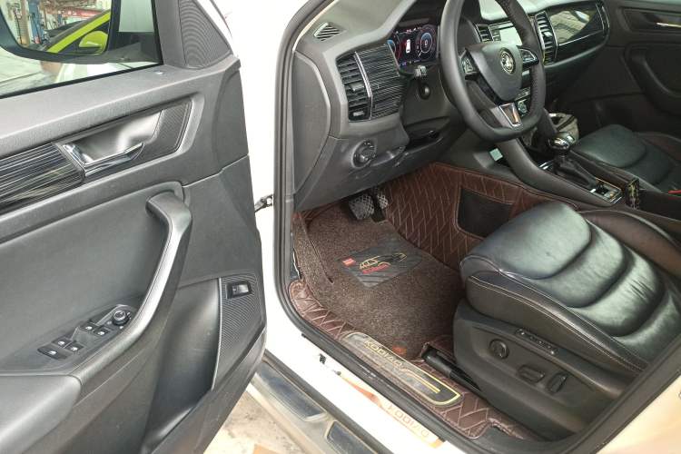 Used Skoda Kodiaq 2019 Facelifted TSI330 7-Seater Two-Wheel-Drive Luxury Enjoyment Edition China VI Standard
