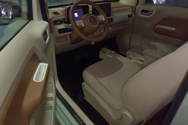 Used Wuling Hongguang MINIEV 2024 3rd Generation 215km Advanced Version