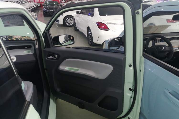 Used Wuling Hongguang MINIEV 2021 Macaron Premium Model – Lithium Iron Phosphate
