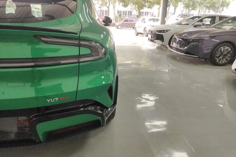 Used Xiaomi Auto YU7 2025 Ultra-Long Range High-Performance All-Wheel-Drive Max Edition
