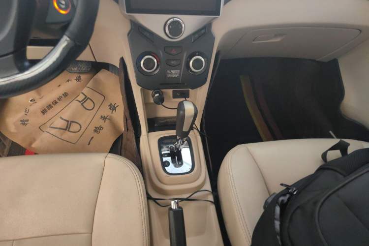 Used Chery Fengyun 2 2013 Hatchback 1.5L AMT Ruìyì Edition
