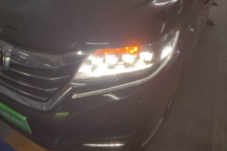 Used Honda Elysion 2016 2.4L Style Edition
