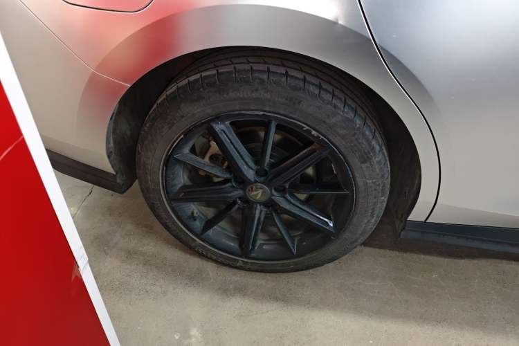 Used Changan UNI-V iDD 2023 ZhiDian iDD 1.5T 113km ZhiKu Model
