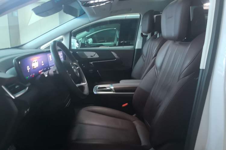 Used Buick Century 2023 2.0T Six-Seater Yinshi Edition
