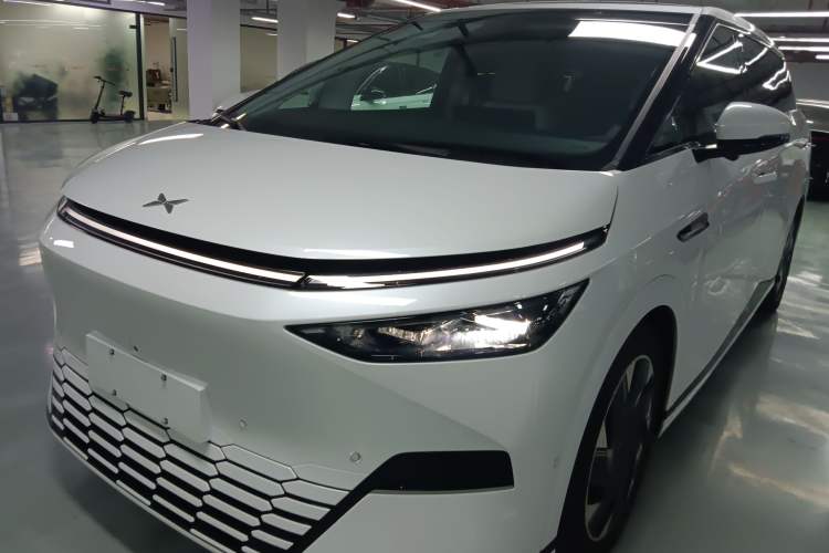 Used XPeng X9 2024 702 Ultra-Long Range Pro
