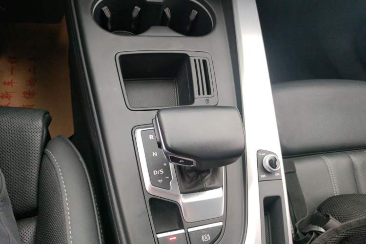 Used Audi A4L 2024 40 TFSI Fashion Dynamic Model
