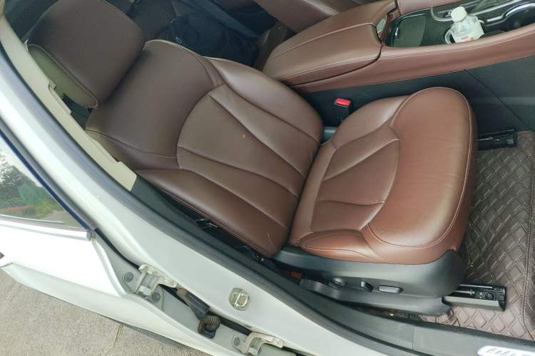 Used Buick Envision 2018 20T Two-Wheel Drive Luxury Model
