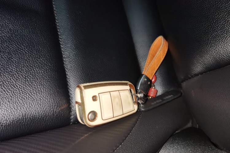 Used Volkswagen T-ROC 2019 280TSI DSG Two-Wheel Drive Comfort Version China VI Standard
