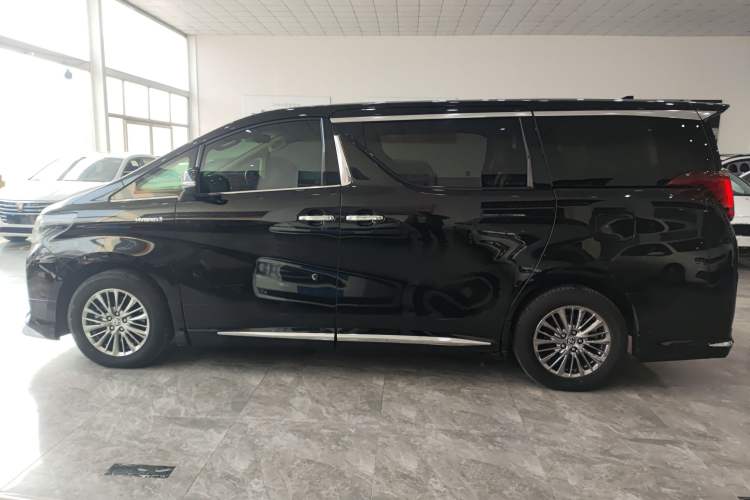 Used Toyota Alphard 2021 Dual-Engine 2.5L Luxury Edition
