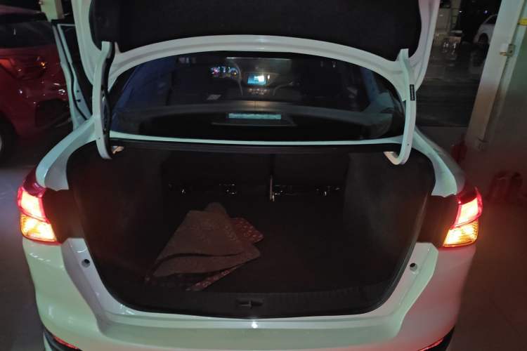 Used Nissan Lannia 2021 1.6L CVT Smart Connect Smart Cool Edition
