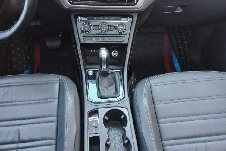 Used Volkswagen Touran 2018 Volkswagen Touran L 280TSI DSG Boundary Edition 7 Seats China V Emission Standard
