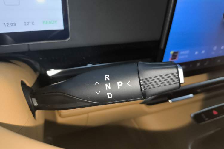 Used VOYAH Dream 2025 PHEV Four-Wheel-Drive Flagship Kunpeng Edition