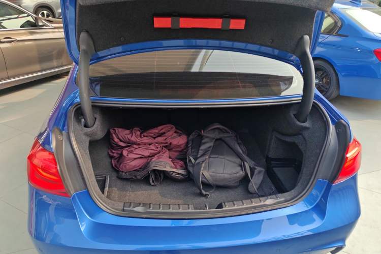 Used BMW 3 Series 2018 320Li Leading Model M Sport Package
