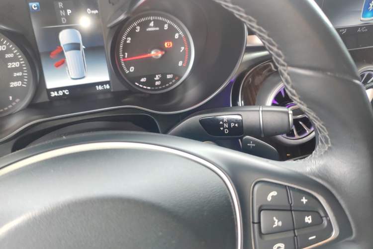 Used Mercedes-Benz GLC 2018 GLC 260 4MATIC Luxury Model
