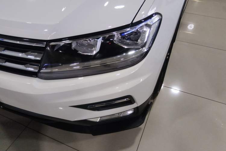 Used Volkswagen Tiguan L 2020 330TSI Automatic Two-Wheel Drive Panoramic Comfort Edition China VI Standard
