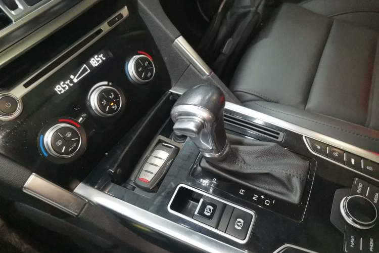 Used Haval H7 2016 Blue-Label H7 2.0T Automatic Luxury Model
