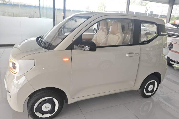 Used Wuling Hongguang MINIEV 2024 3rd Generation 215km Youth Edition
