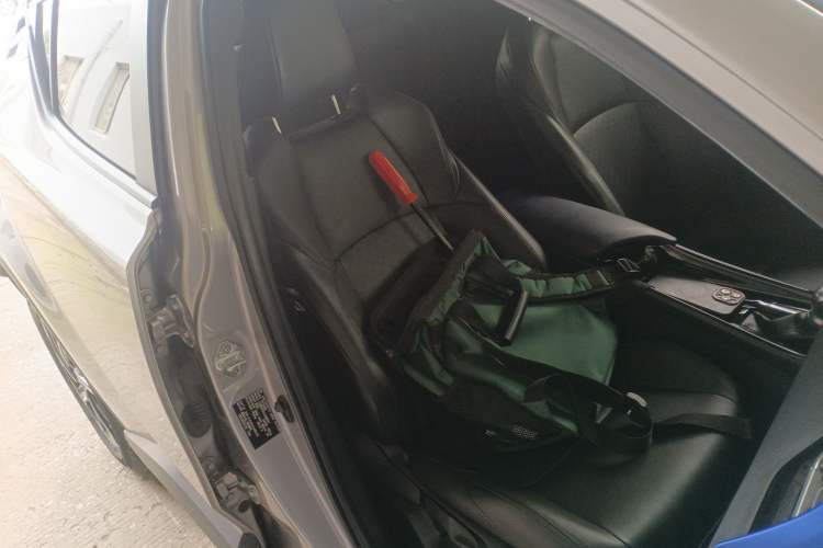 Used Toyota IZOA 2018 2.0L Yichi Version China VI Standard