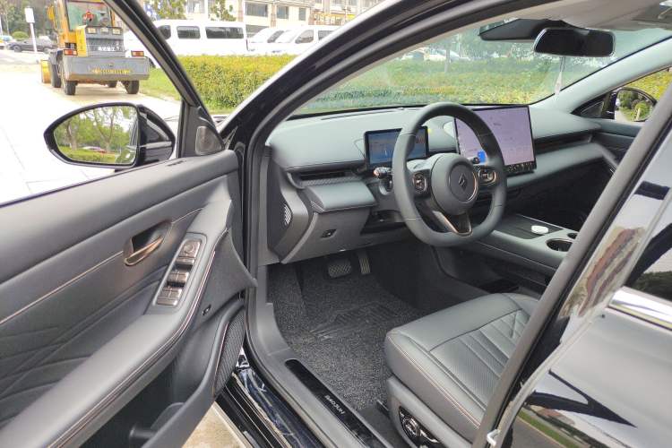 Used Baojun Enjoy 2025 Plug-in Hybrid 140km Luxury Edition
