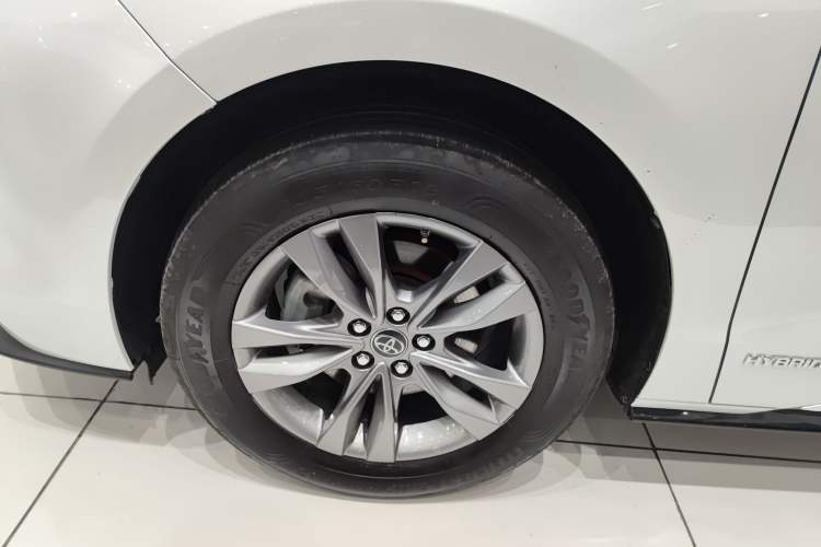 Used Toyota Sienna 2021 2.5L Hybrid Platinum Edition
