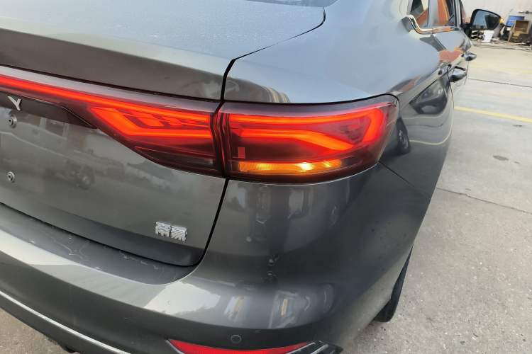 Used Geely Auto Emgrand 2023 4th Generation Champion Edition 1.5L CVT Prestige Model
