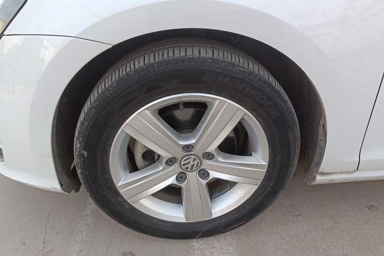 Used Volkswagen Golf 2016 230TSI Automatic Comfort Version
