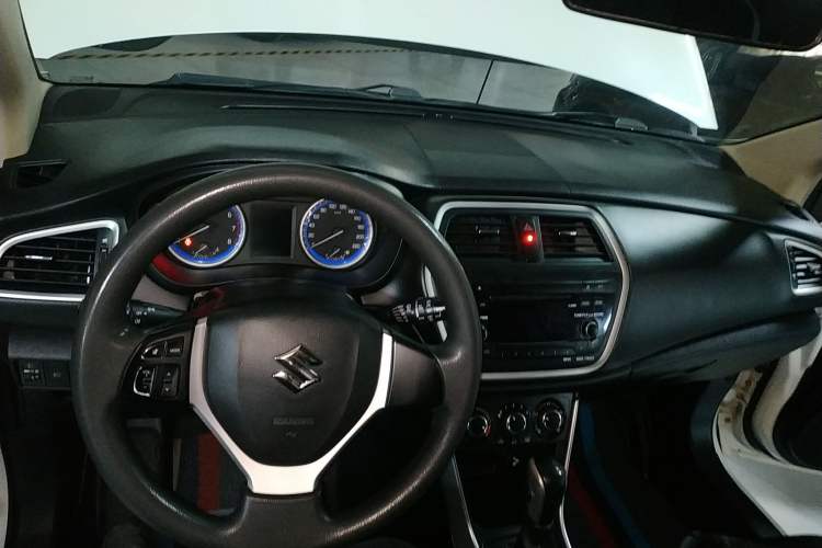 Used Suzuki S-Cross 2015 1.6L CVT Two-Wheel Drive Entry-Level Trim
