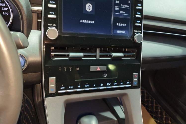 Used Toyota Avalon 2019 Dual-Engine 2.5L Luxury Edition China VI Standard