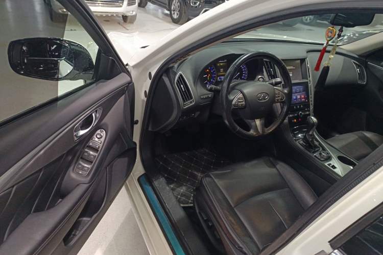 Used Infiniti Q50L 2015 2.0T Enjoyment Edition
