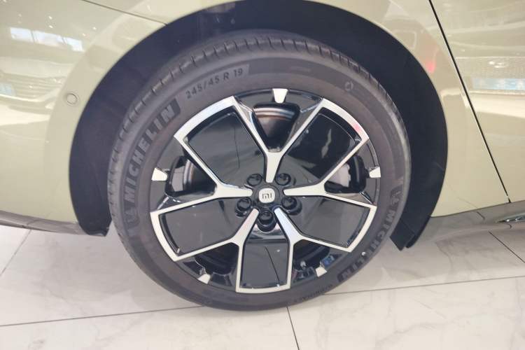 Used  SU7 2024 Rear-Drive Long-Range Intelligent Driving Version
