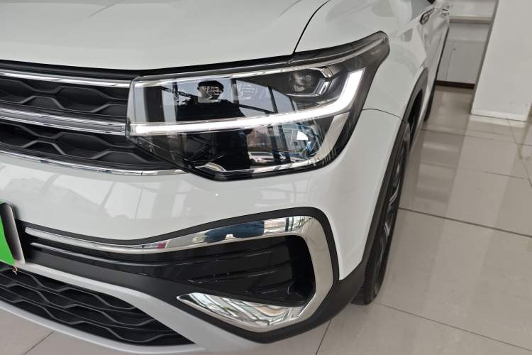 Used Volkswagen Tharu 2024 300TSI Two-Wheel-Drive Full Moon Edition