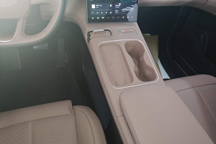 Used Nio EC6 2024 75 kWh
