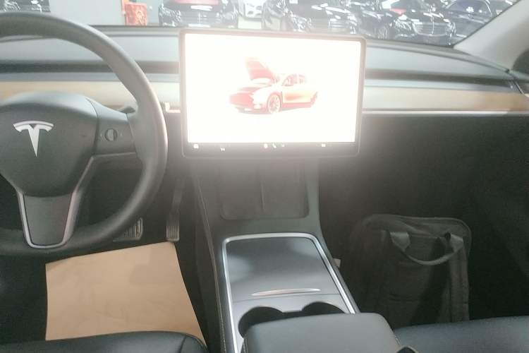 Used Tesla Model Y 2022 Long-Range All-Wheel-Drive Version
