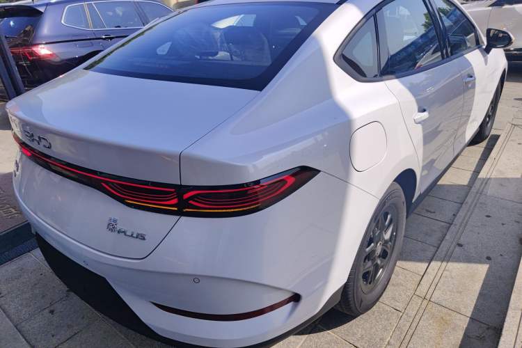 Used BYD Qin PLUS 2025 DM-i Smart Drive 55KM Leading Model
