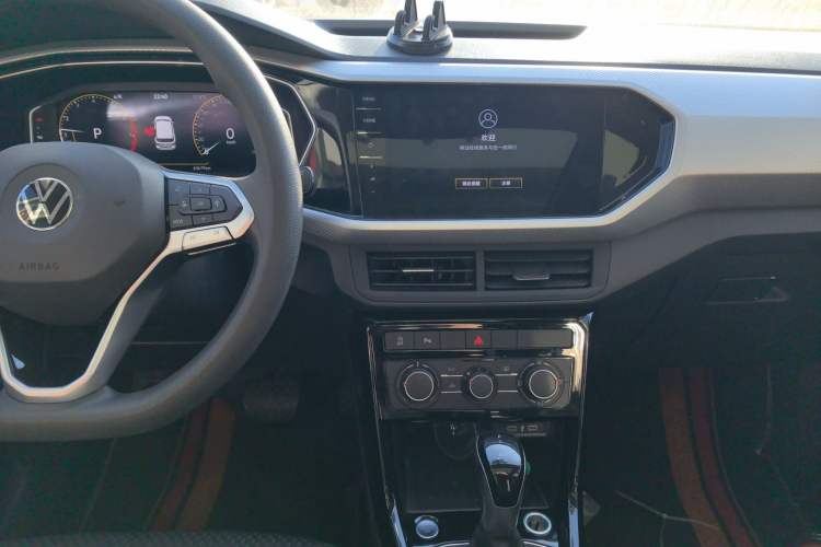 Used Volkswagen Tacqua 2023 200TSI DSG Joy-Connect Edition
