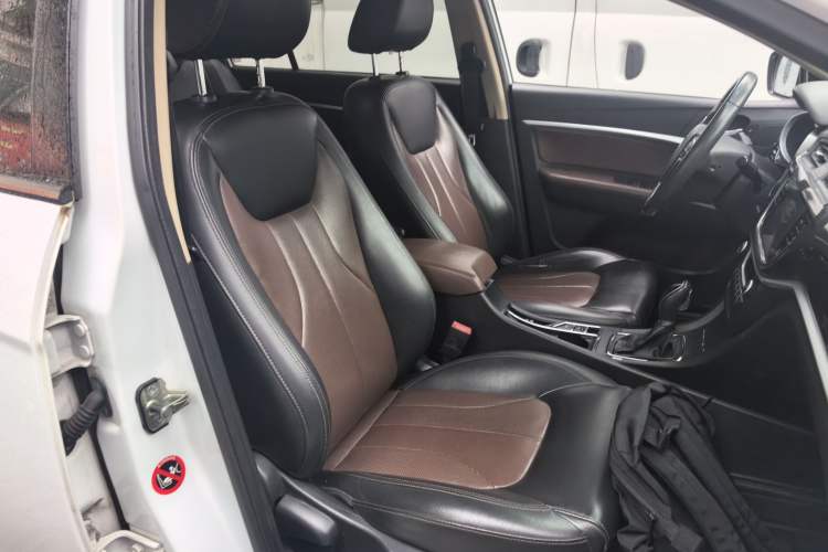 Used Geely Auto Emgrand 2017 Hatchback RS Million Edition 1.5L CVT Upward Version
