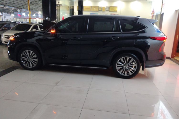 Used Toyota Highlander 2024 2.5L Smart Electric Hybrid Dual-Motor Two-Wheel Drive Luxury Version 7 Seats
