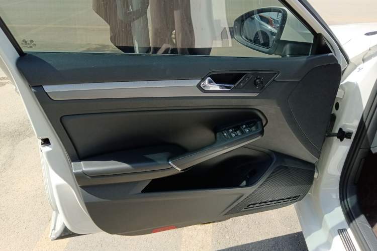 Used Volkswagen Lamando 2019 280TSI DSG Comfort Edition China VI standard
