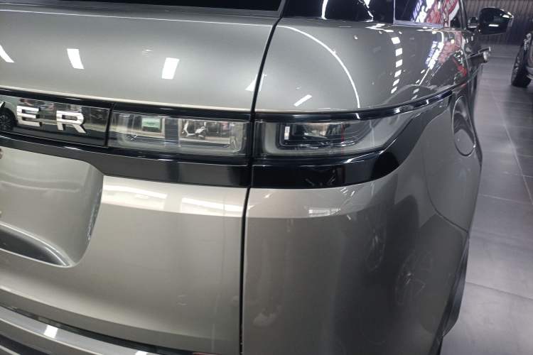 Used Land Rover Range Rover Evoque 2021 Range Rover Velar 249 PS R-Dynamic S Performance Edition