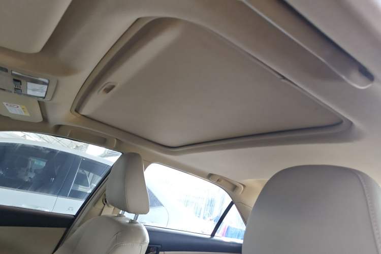 Used Toyota Camry 2015 2.0G Premier Edition
